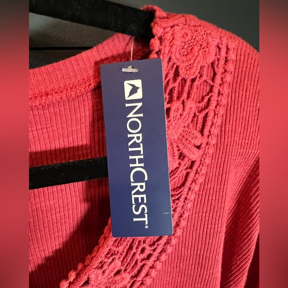 NWT NorthCrest womens top with embellishment Size 2X - Picture 4 of 6